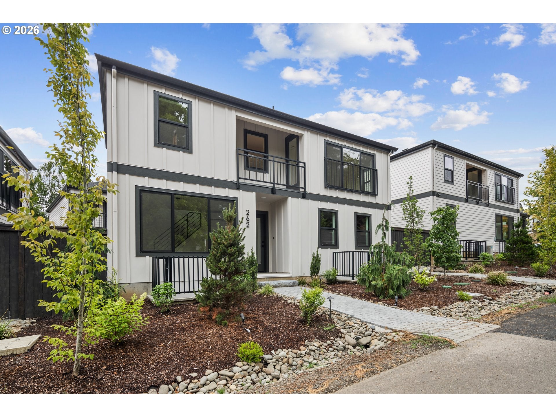 262 G AVE