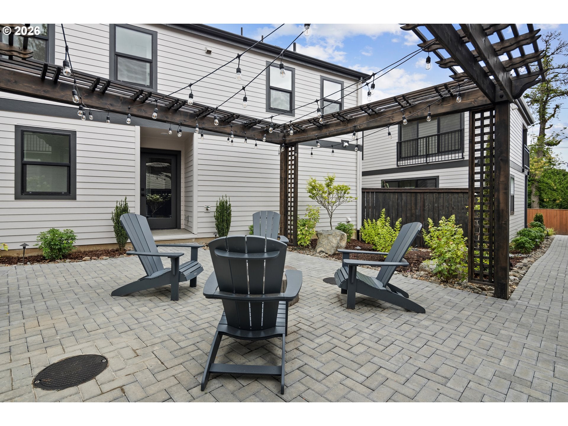 262 G AVE