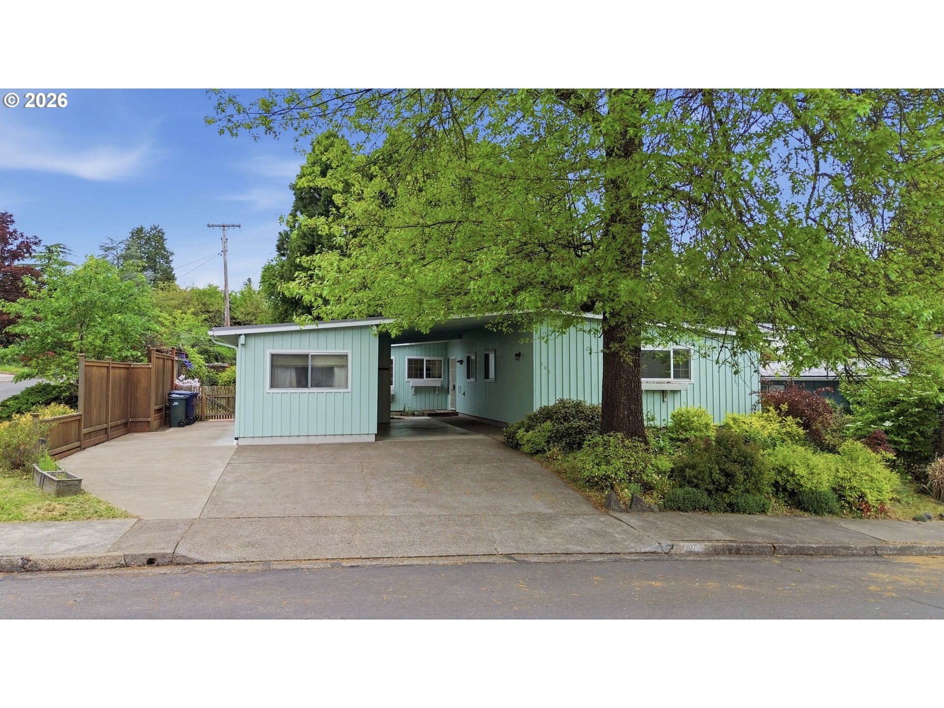 105 E 39TH AVE
