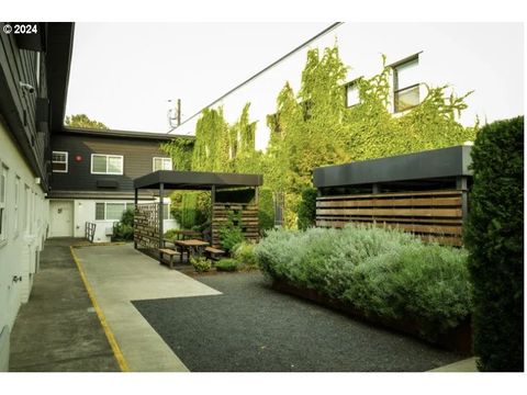 3327 NE SANDY BLVD Portland OR 97232