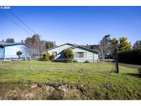 550 N 8TH ST Lakeside OR 97449