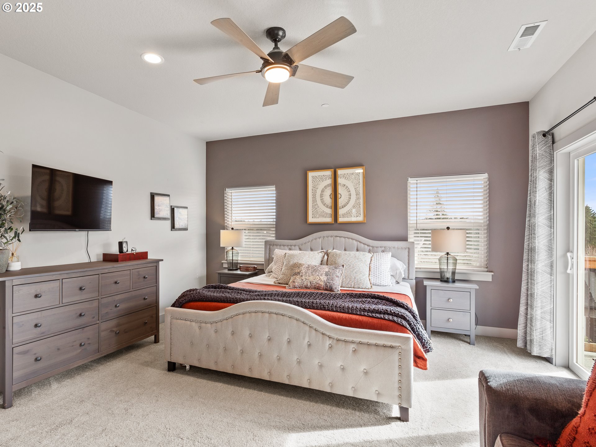 Washougal, Washington 98671, United States, 3 Bedrooms Bedrooms, ,3 BathroomsBathrooms,Residential,Active,92682