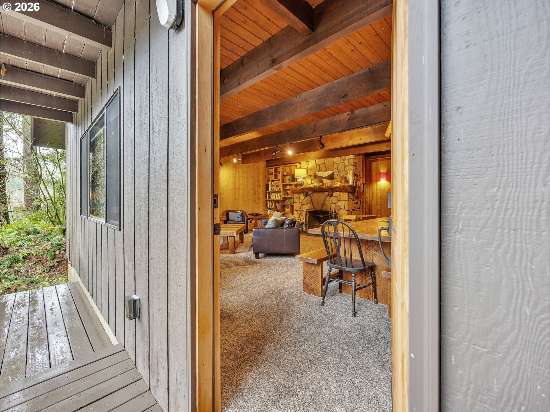 70498 E ZIG ZAG RIVER RD