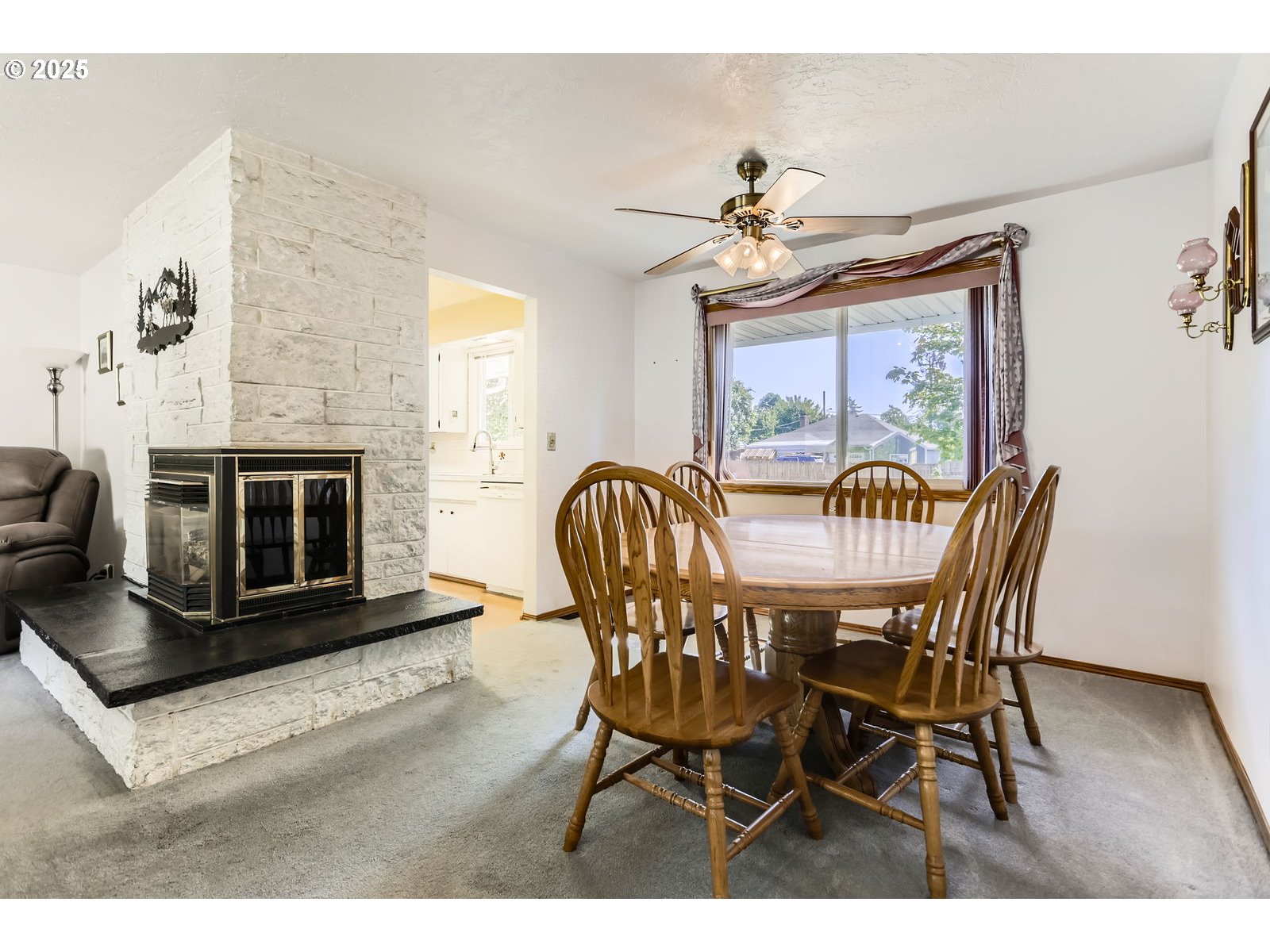 Portland, Oregon 97266, United States, 4 Bedrooms Bedrooms, ,2 BathroomsBathrooms,Residential,Active,173919