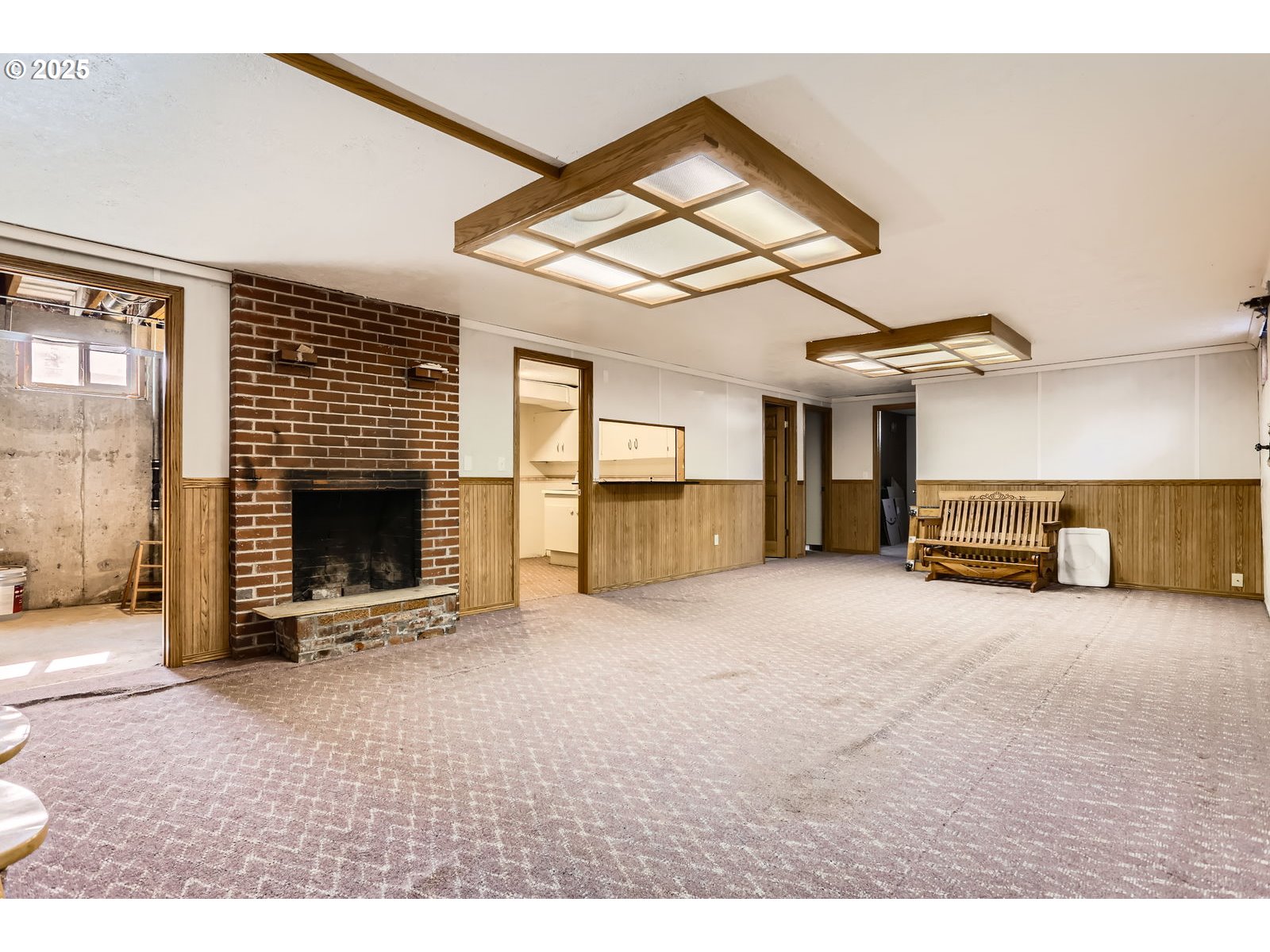 Portland, Oregon 97266, United States, 4 Bedrooms Bedrooms, ,2 BathroomsBathrooms,Residential,Active,173919