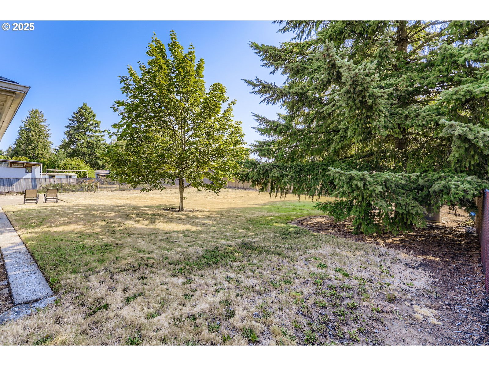 Portland, Oregon 97266, United States, 4 Bedrooms Bedrooms, ,2 BathroomsBathrooms,Residential,Active,173919