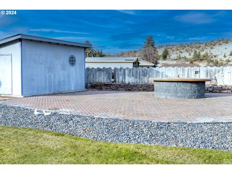 A home in Prineville