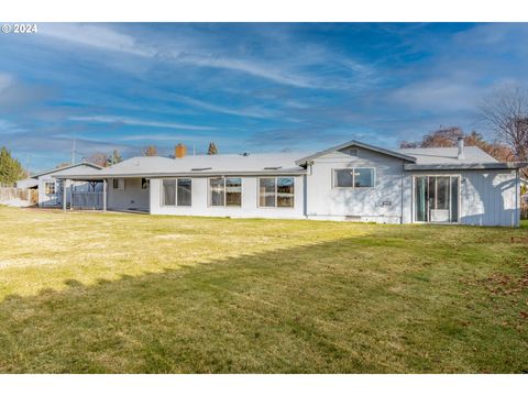 A home in Prineville