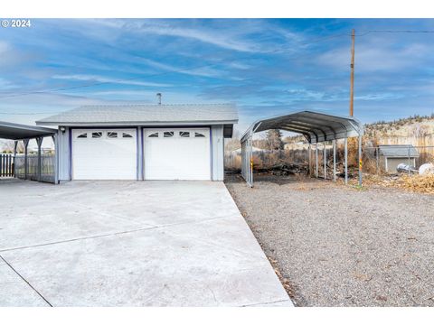 A home in Prineville