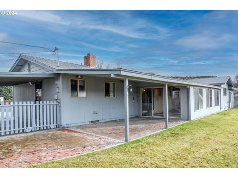 A home in Prineville