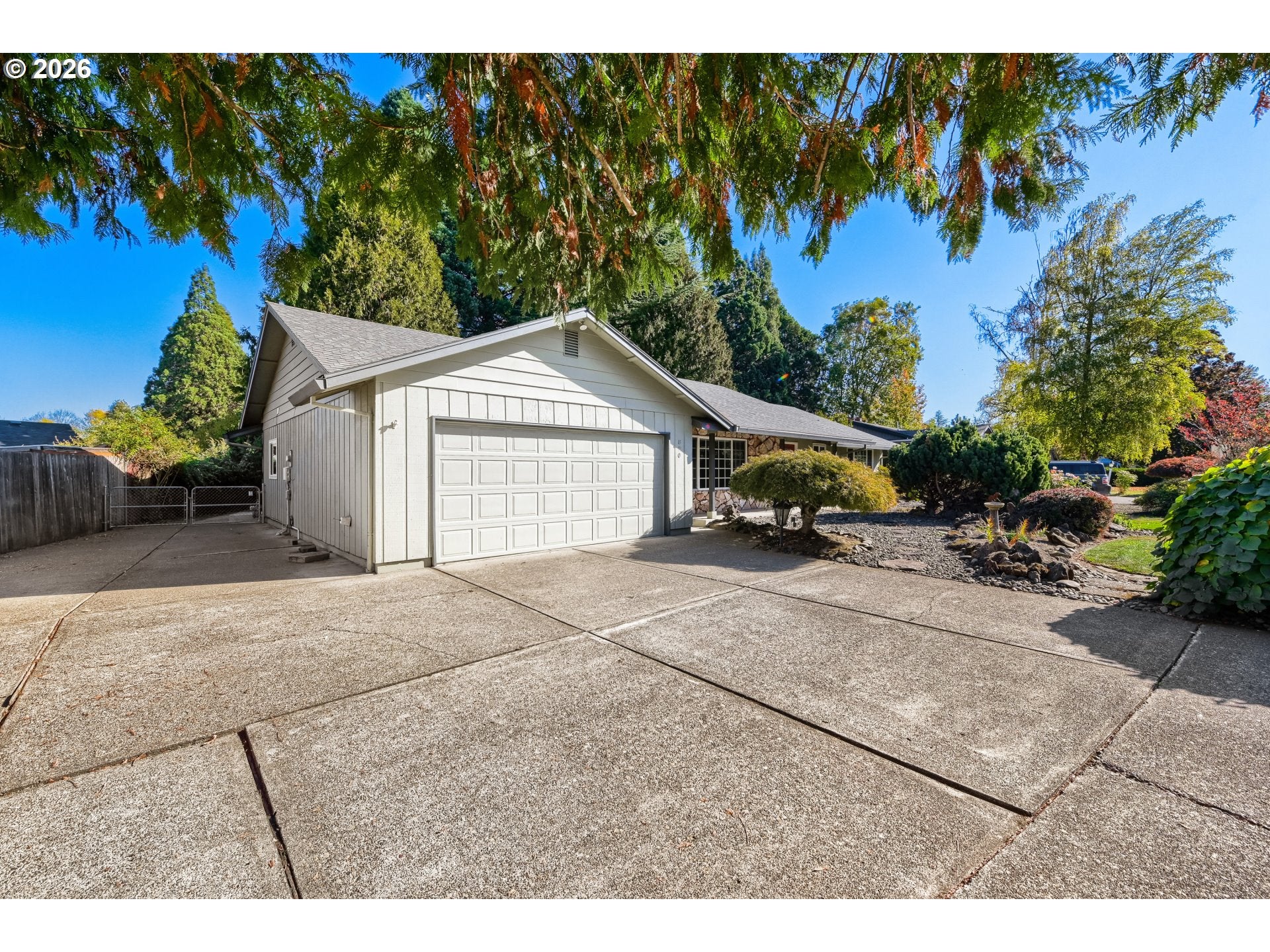 890 NE 6TH DR