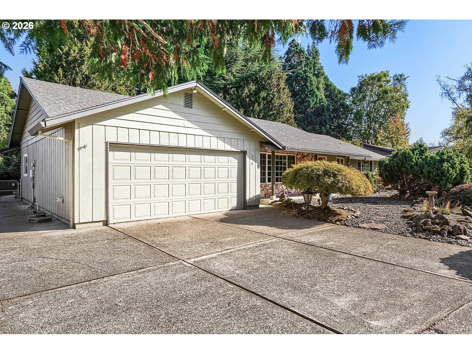 890 NE 6TH DR