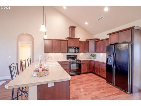 Tiny photo for 118 Auburn Ln, Creswell, OR 97426 (MLS # 154111965)