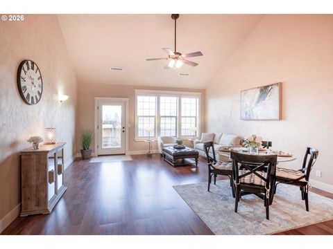 Tiny photo for 118 Auburn Ln, Creswell, OR 97426 (MLS # 154111965)