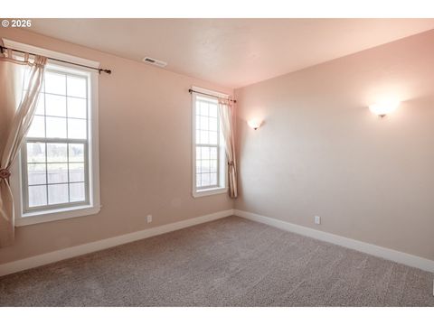 Tiny photo for 118 Auburn Ln, Creswell, OR 97426 (MLS # 154111965)