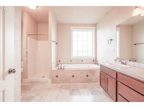 Tiny photo for 118 Auburn Ln, Creswell, OR 97426 (MLS # 154111965)