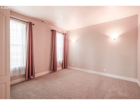 Tiny photo for 118 Auburn Ln, Creswell, OR 97426 (MLS # 154111965)