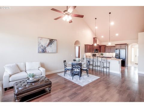 Tiny photo for 118 Auburn Ln, Creswell, OR 97426 (MLS # 154111965)