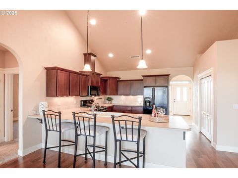 Tiny photo for 118 Auburn Ln, Creswell, OR 97426 (MLS # 154111965)