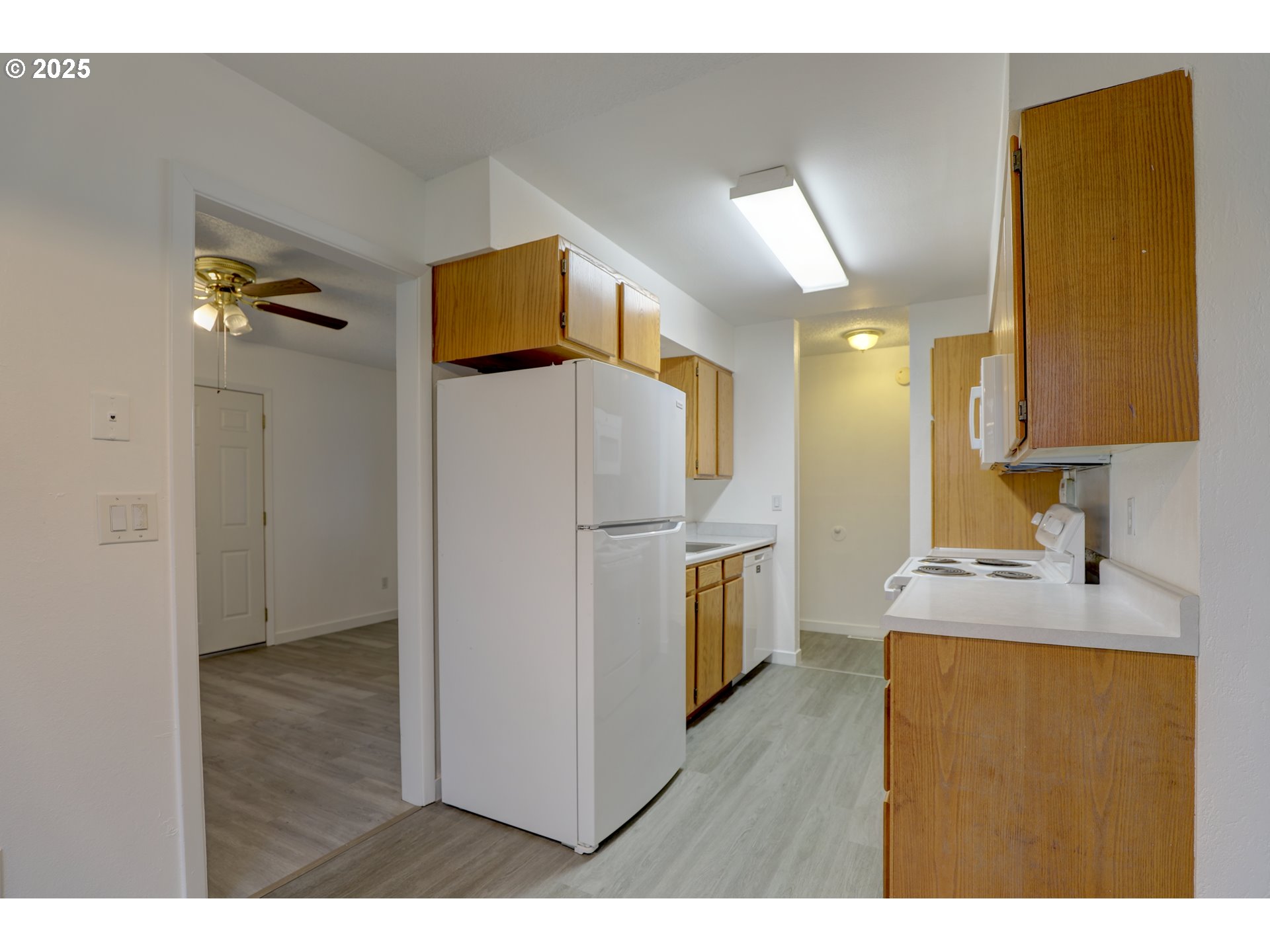 3414 COLUMBIA VIEW DR