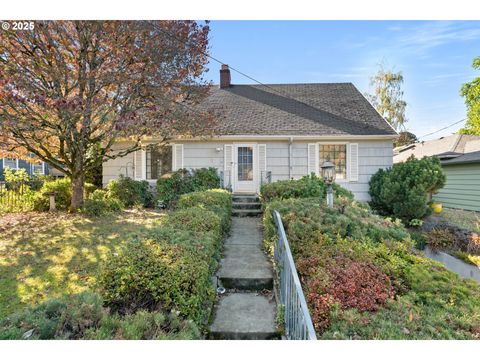 915 SE 53RD AVE Portland OR 97215