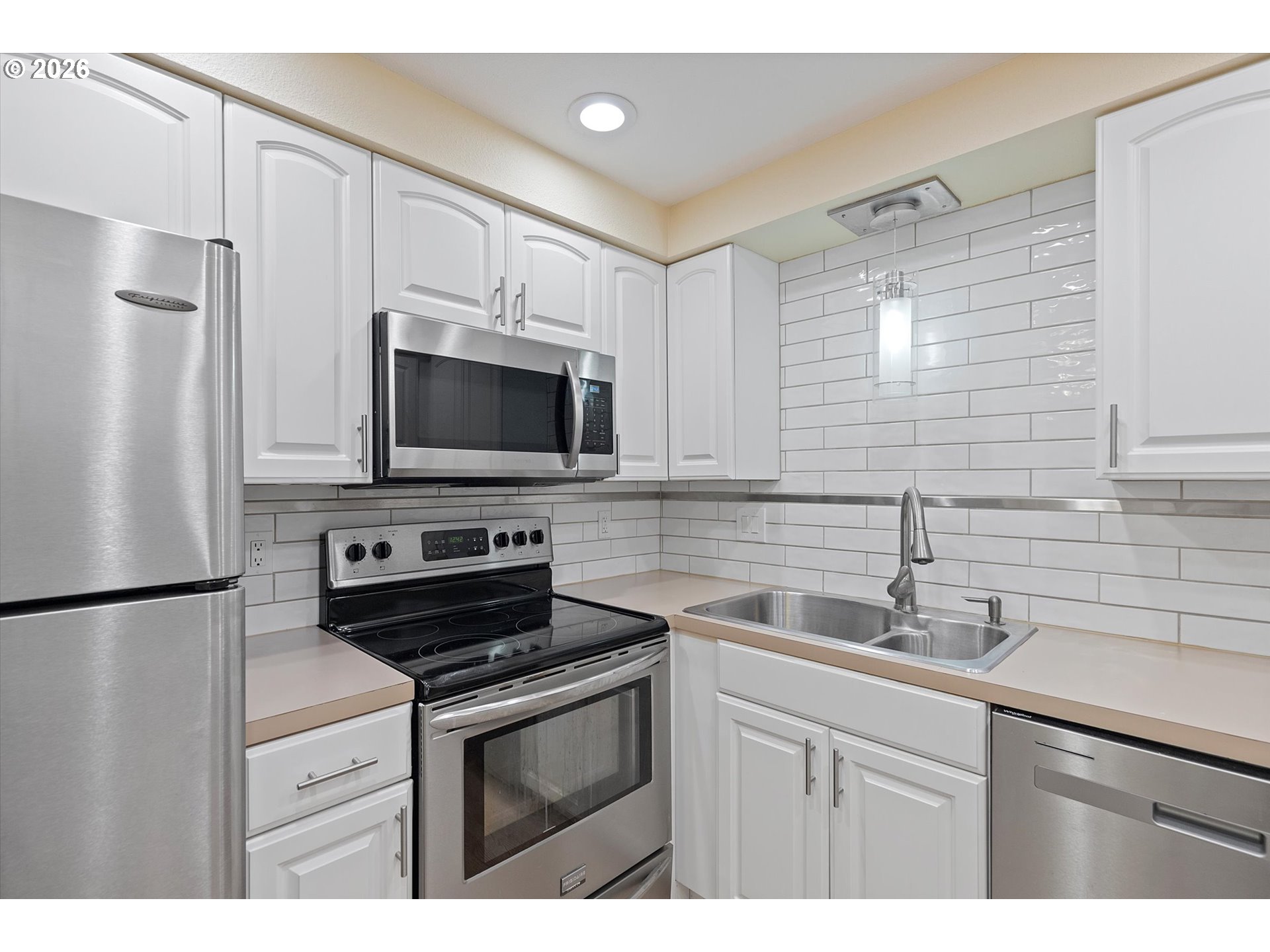 5561 SW MULTNOMAH BLVD