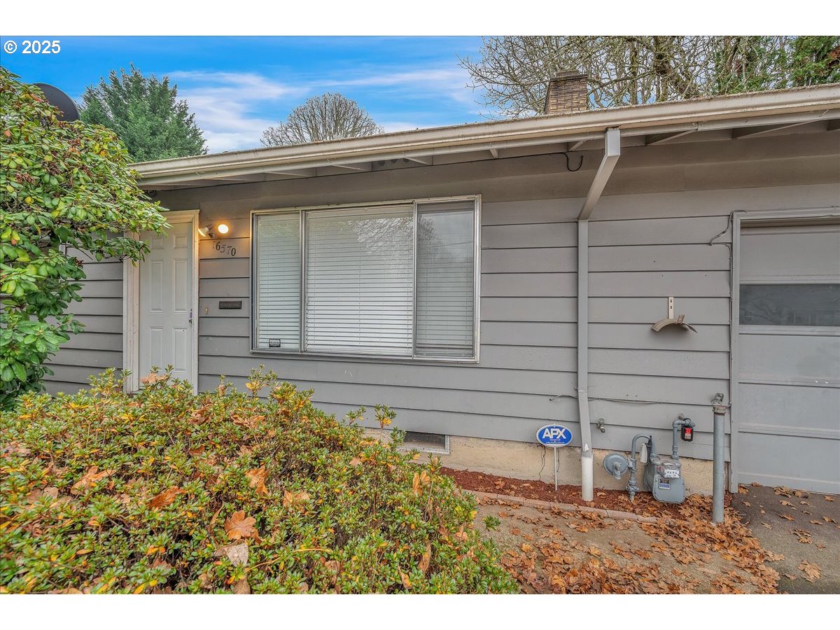 16570 SW OAK ST