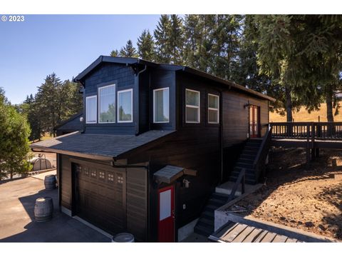 A home in Newberg