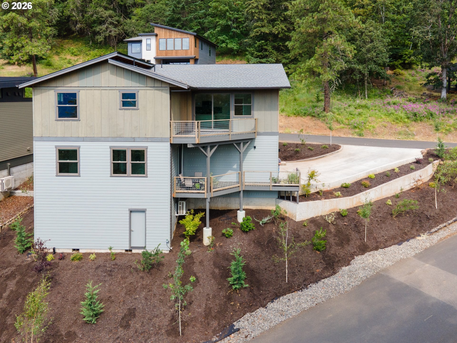 215 NW SOPHIE LN