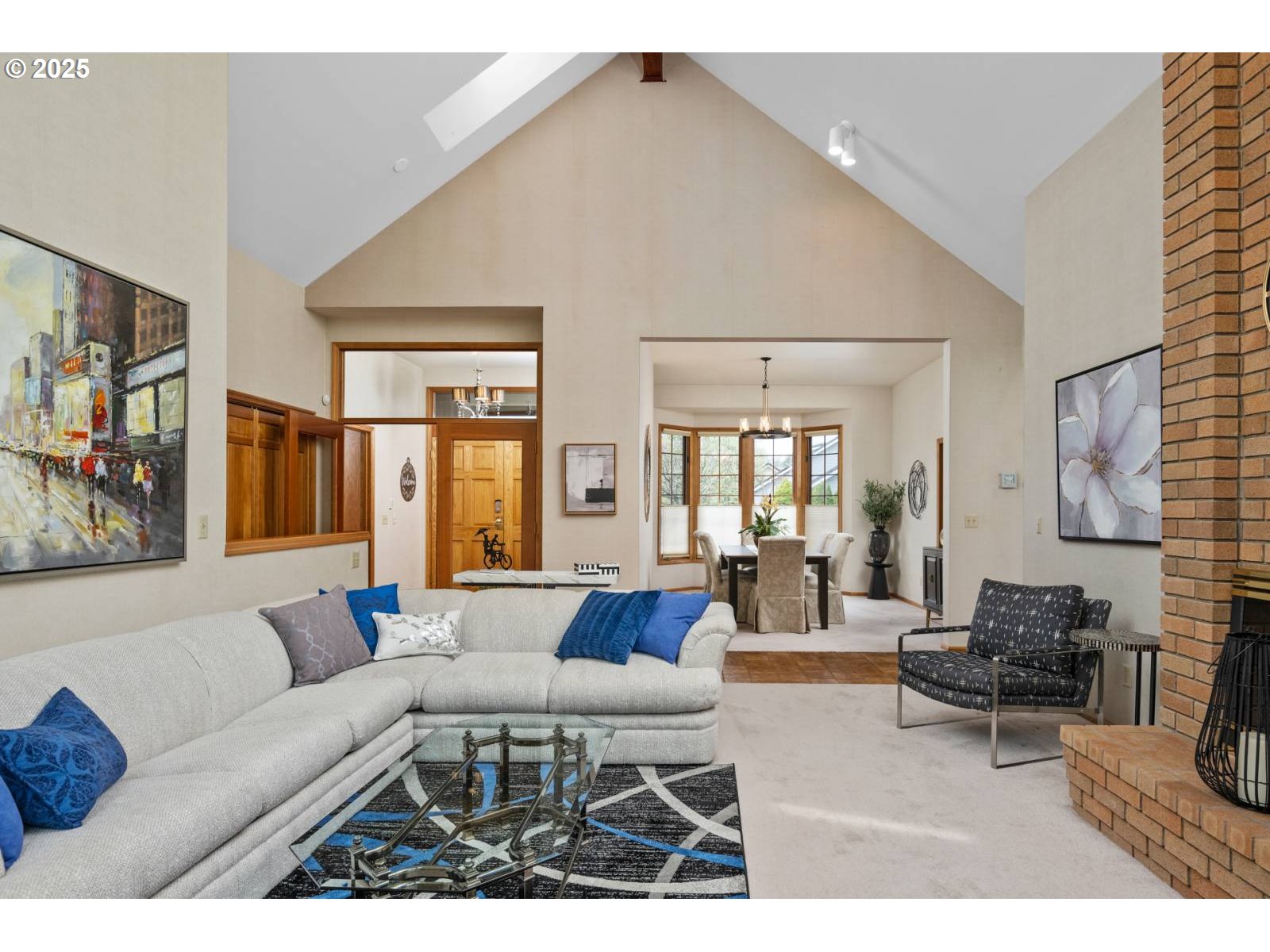 863 FAIRWAY VIEW DR