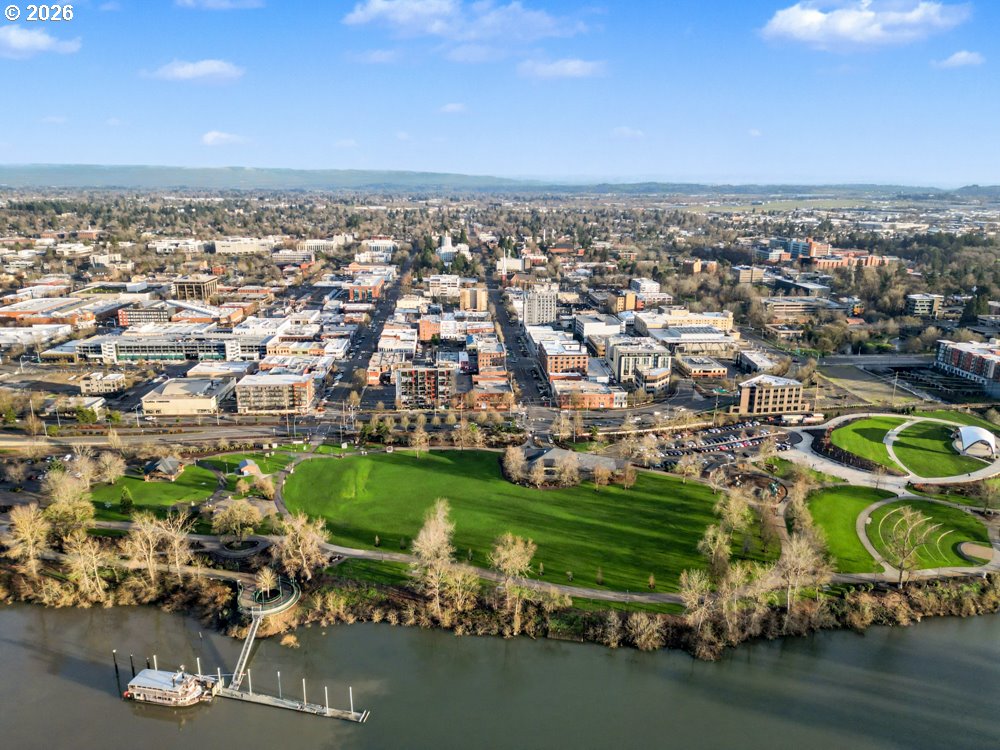 156 FRONT ST 800-820