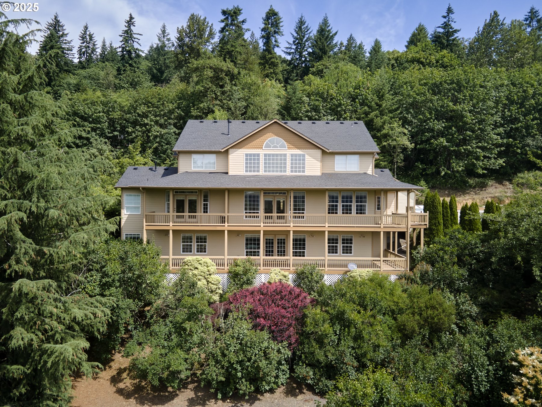 256 EAGLE POINT DR
