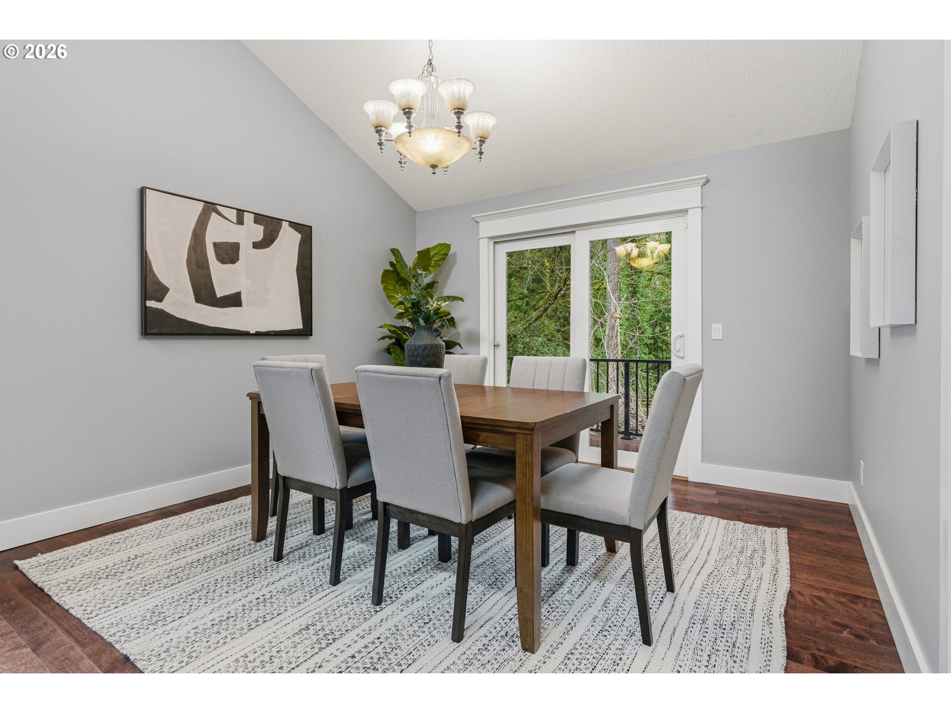 725 CARRERA LN