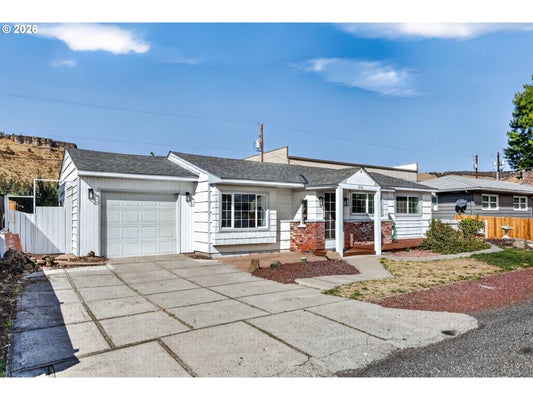 3516 W 8TH ST, THE DALLES, OR 97058 - Image 4a4493eb1de5b0be91de8d68bb7f2e4d/4271596055