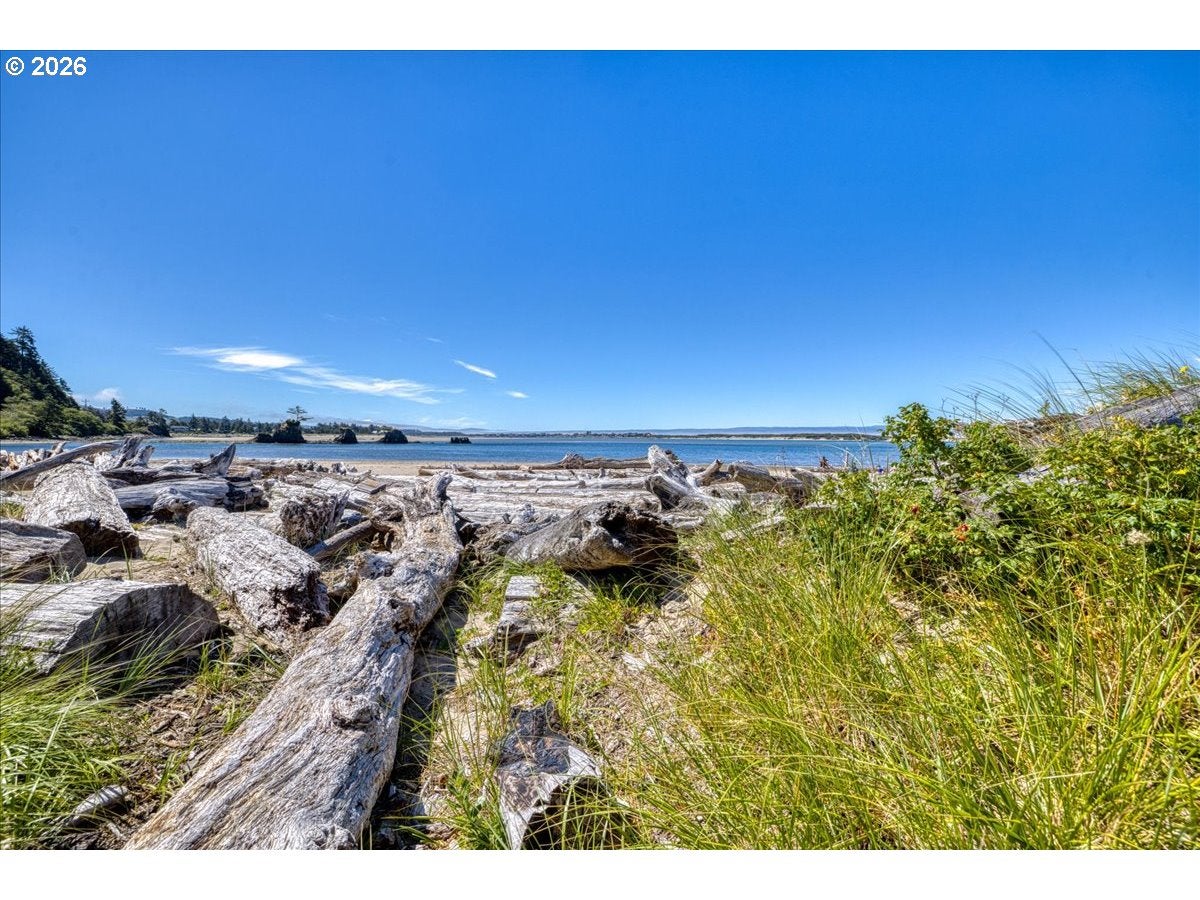 5201 SW HIGHWAY 101 109