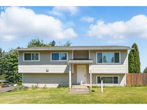 423 LATOURETTE ST Oregon City OR 97045
