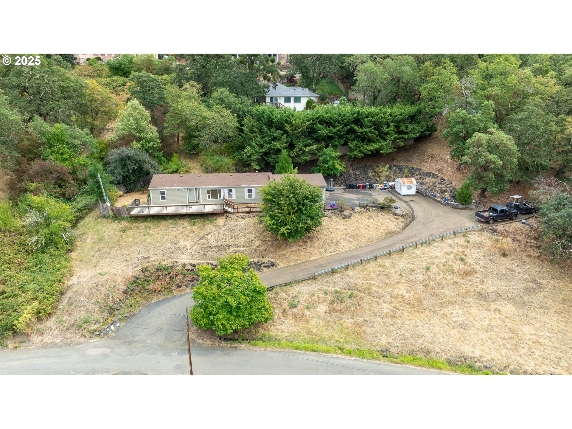 769 SE FISHER DR