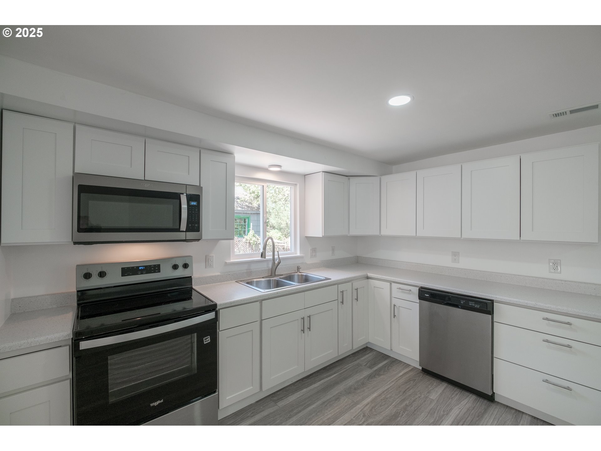 Sweet Home, Oregon 97386, United States, 3 Bedrooms Bedrooms, ,1 BathroomBathrooms,Residential,Active,189924