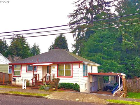 1453 JUNIPER AVE Coos Bay OR 97420
