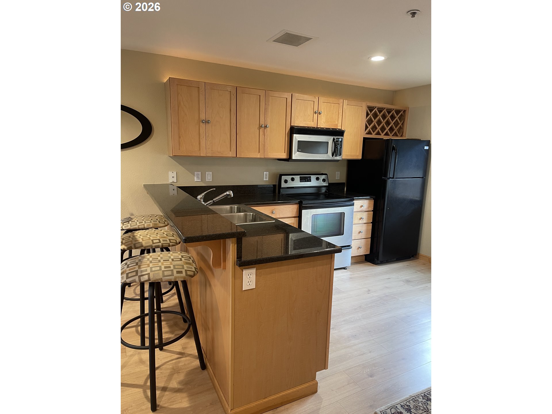 810 NW NAITO PKWY F-10