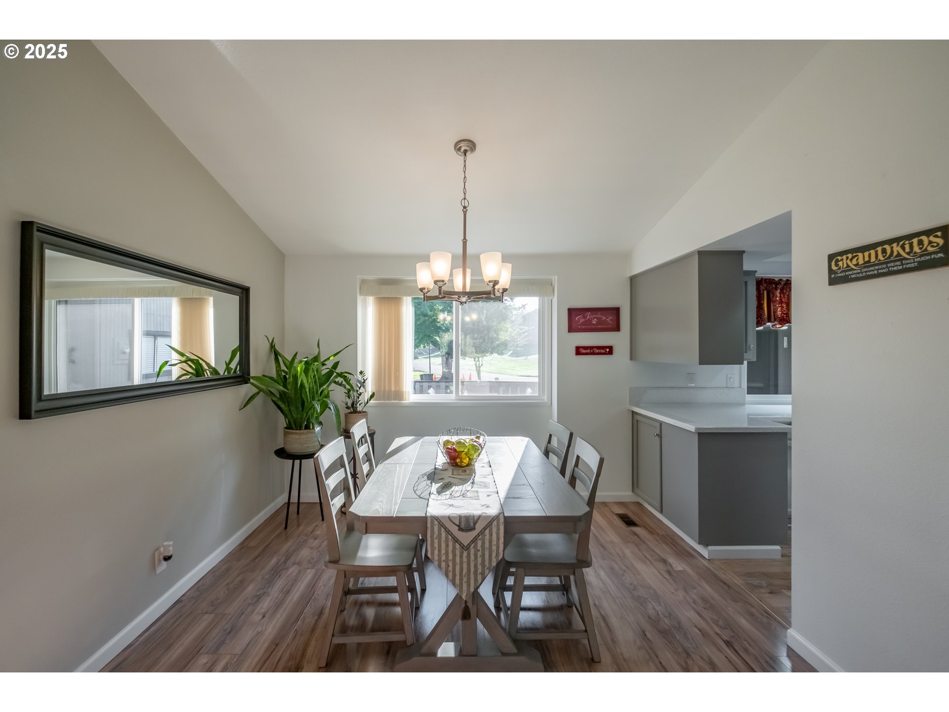 Salem, Oregon 97306, United States, 3 Bedrooms Bedrooms, ,2 BathroomsBathrooms,Residential,Active,217983