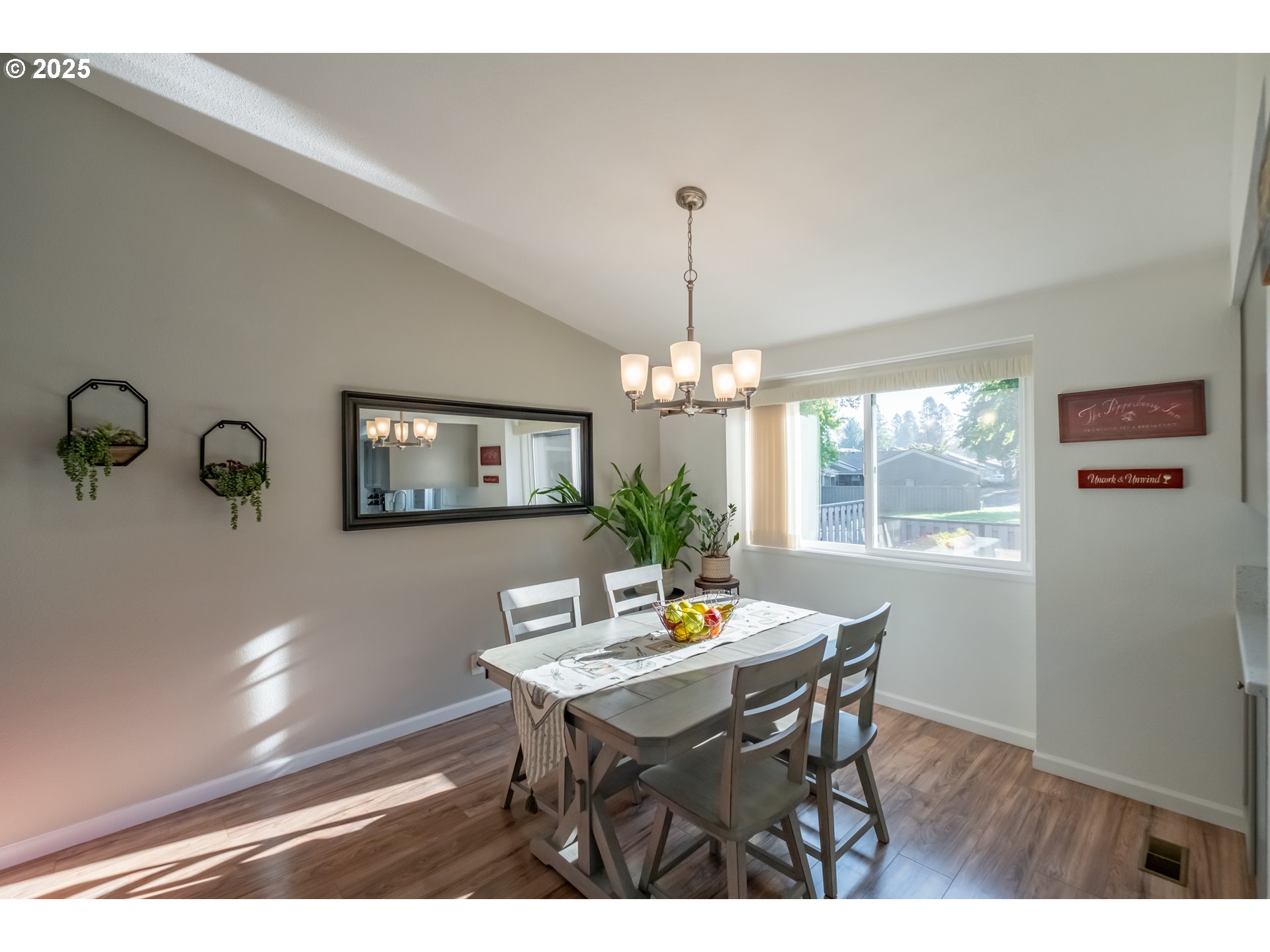 Salem, Oregon 97306, United States, 3 Bedrooms Bedrooms, ,2 BathroomsBathrooms,Residential,Active,217983