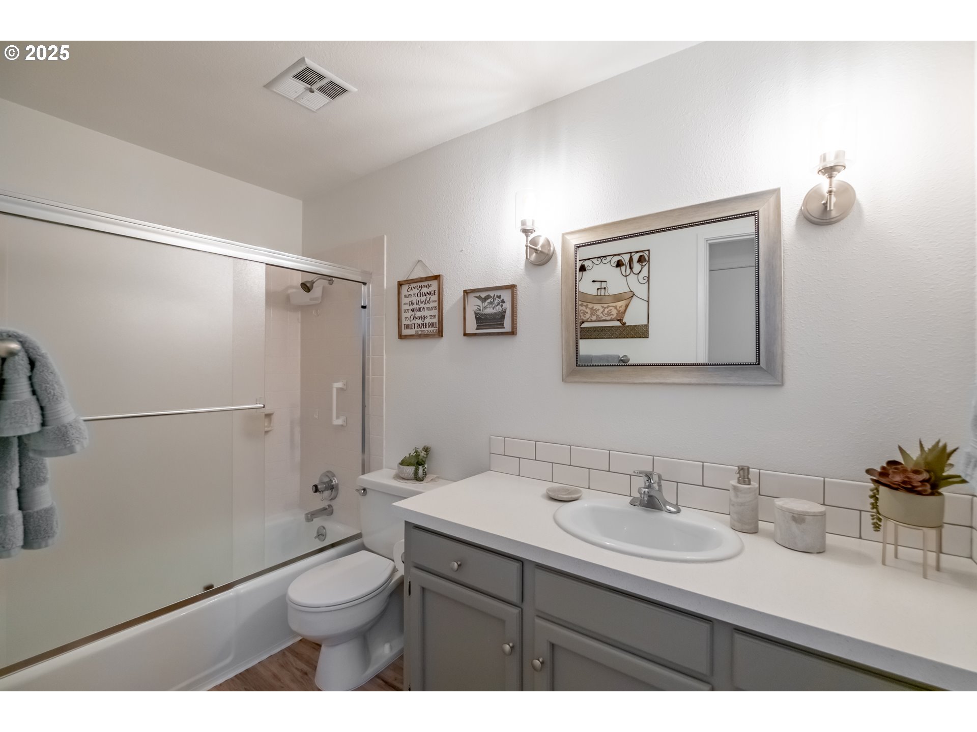 Salem, Oregon 97306, United States, 3 Bedrooms Bedrooms, ,2 BathroomsBathrooms,Residential,Active,217983