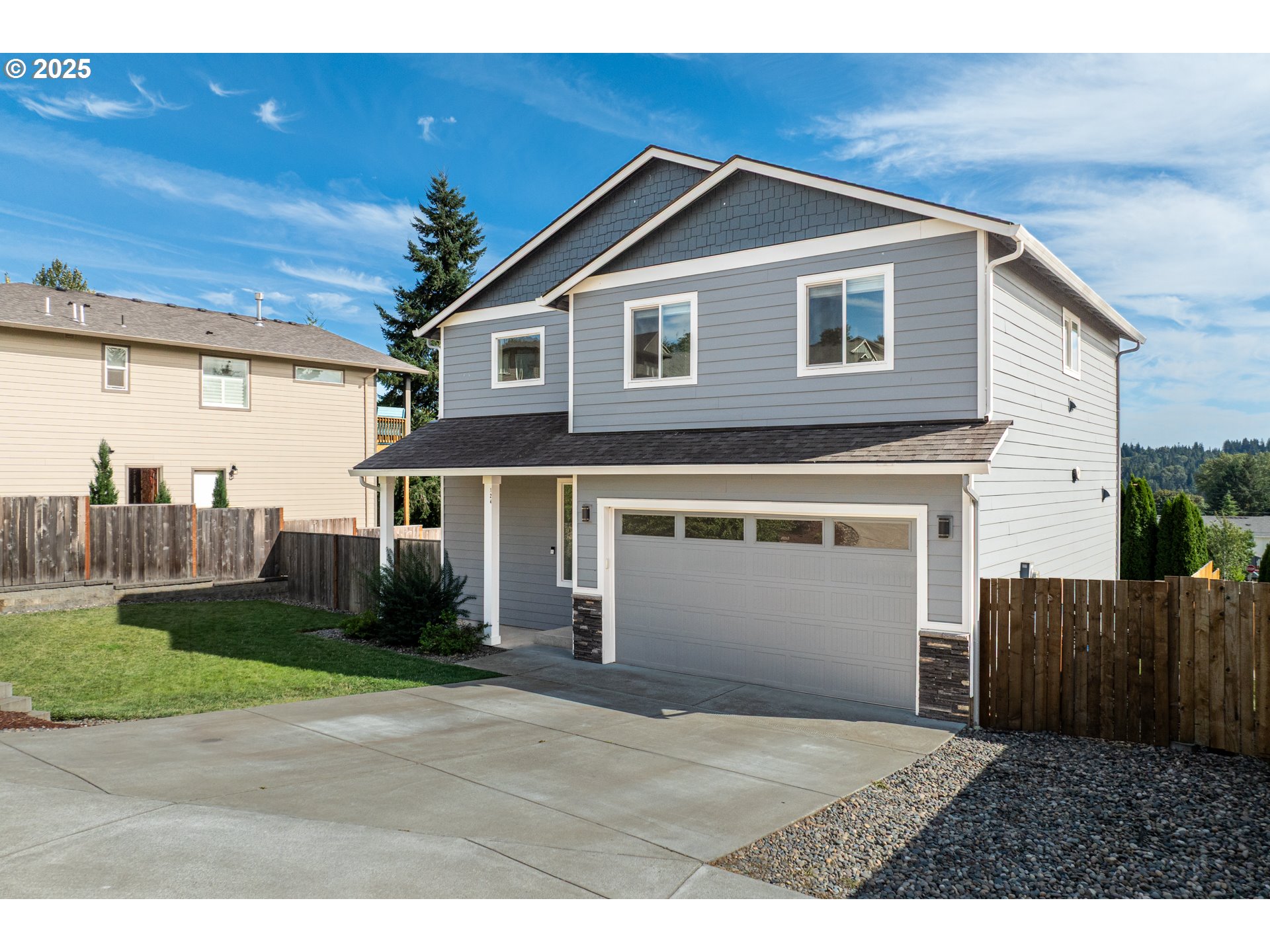 124 W 12TH WAY