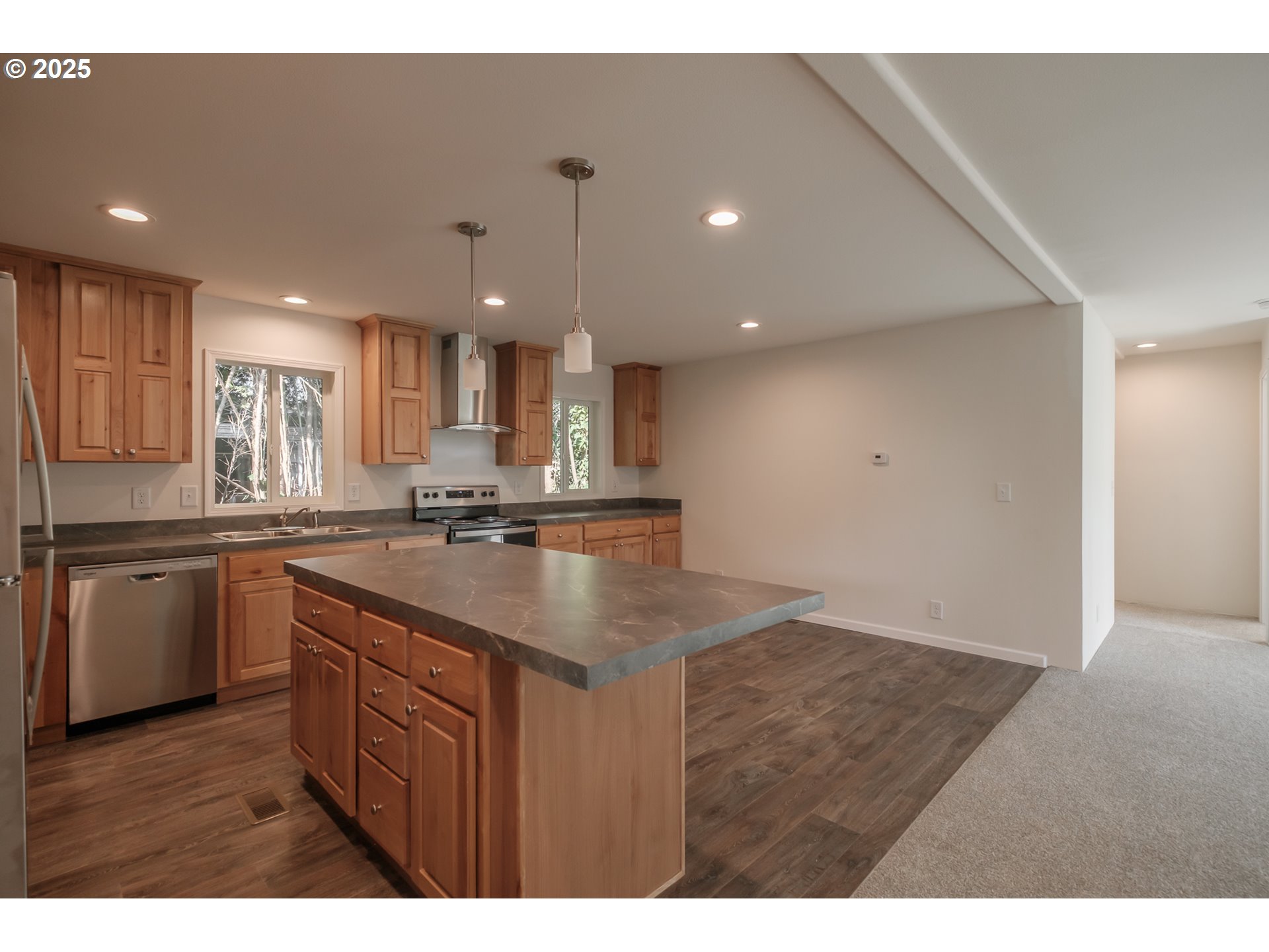 Salem, Oregon 97305, United States, 3 Bedrooms Bedrooms, ,2 BathroomsBathrooms,Residential,Active,155489