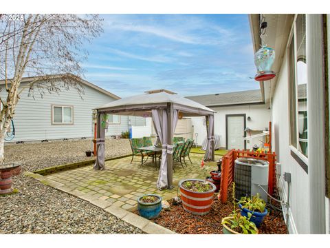 A home in Roseburg