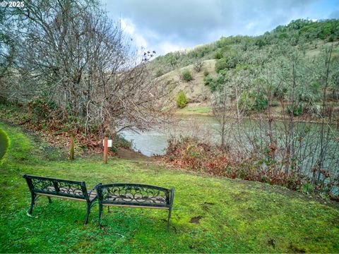 A home in Roseburg