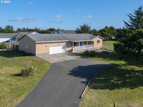 667 Seabird Drive Bandon OR 97411