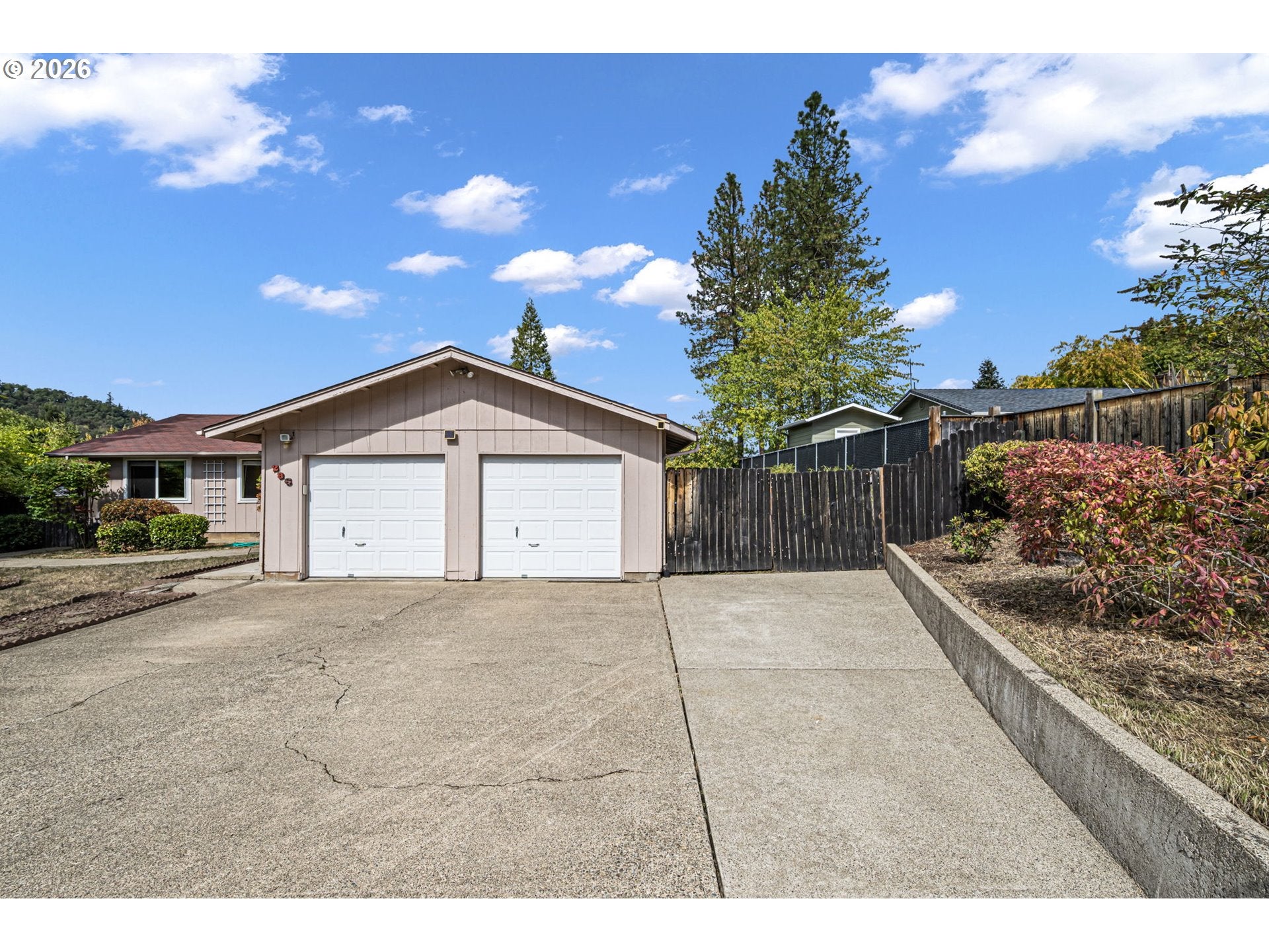 286 E BRADLEY CT