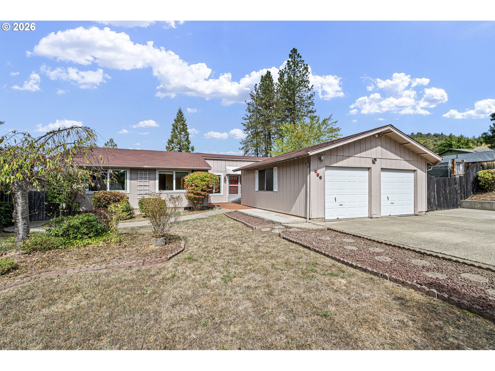 286 E BRADLEY CT
